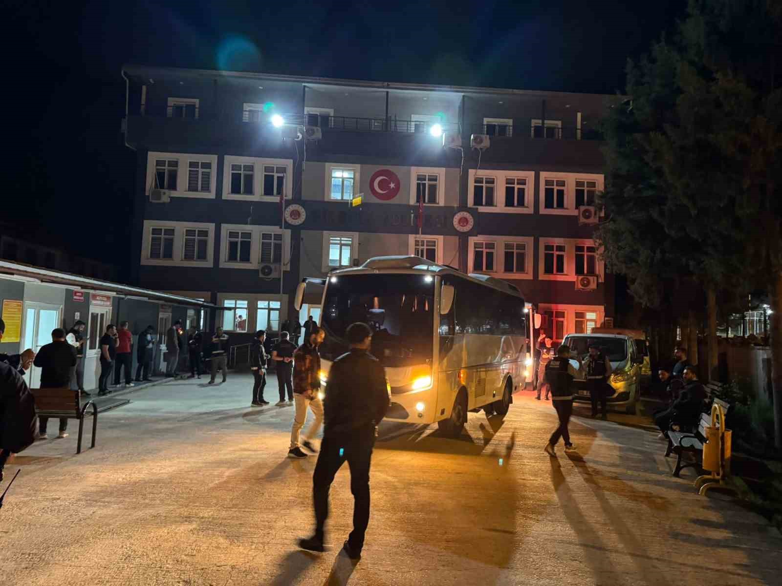eski belediye baskani seref albayrak ile birlikte 29 kisi tutuklandi 1 8cg6DDnd