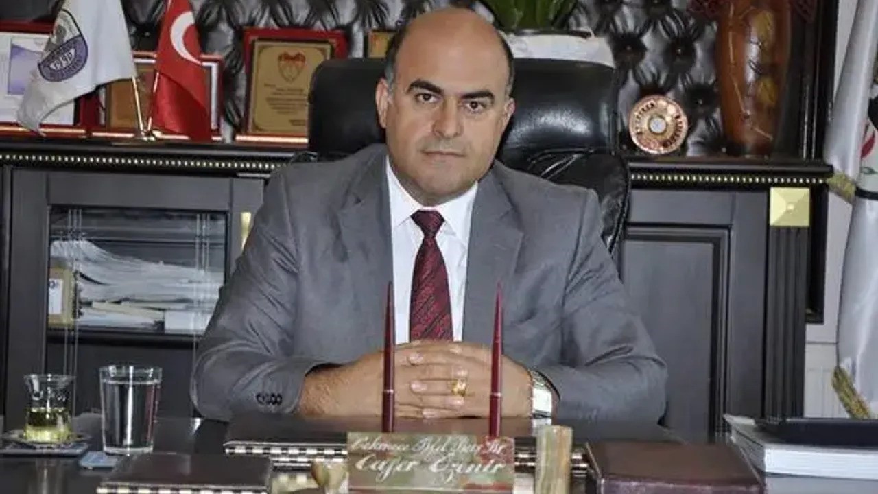 Eski belediye başkanını oğlu baltayla öldürdü 4 eski belediye baskanini oglu baltayla oldurdu 0