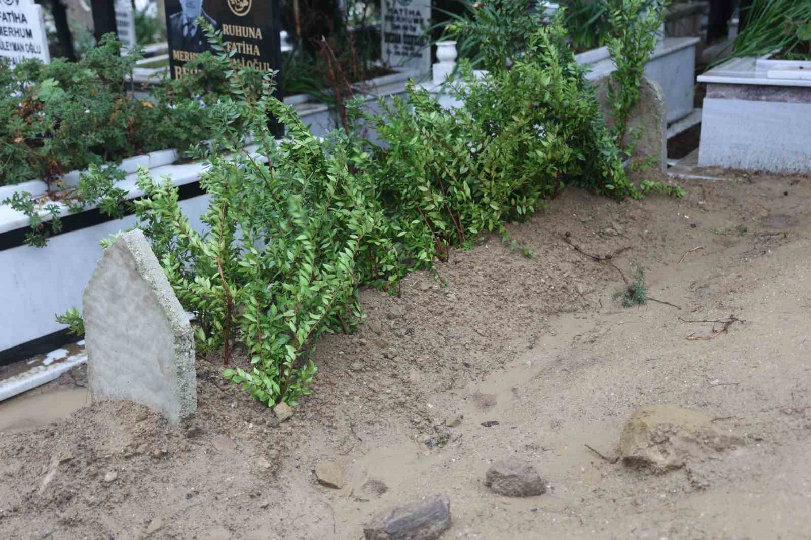 Eski belediye başkanını oğlu baltayla öldürdü 5 eski belediye baskanini oglu baltayla oldurdu 1 ndDcGF4u