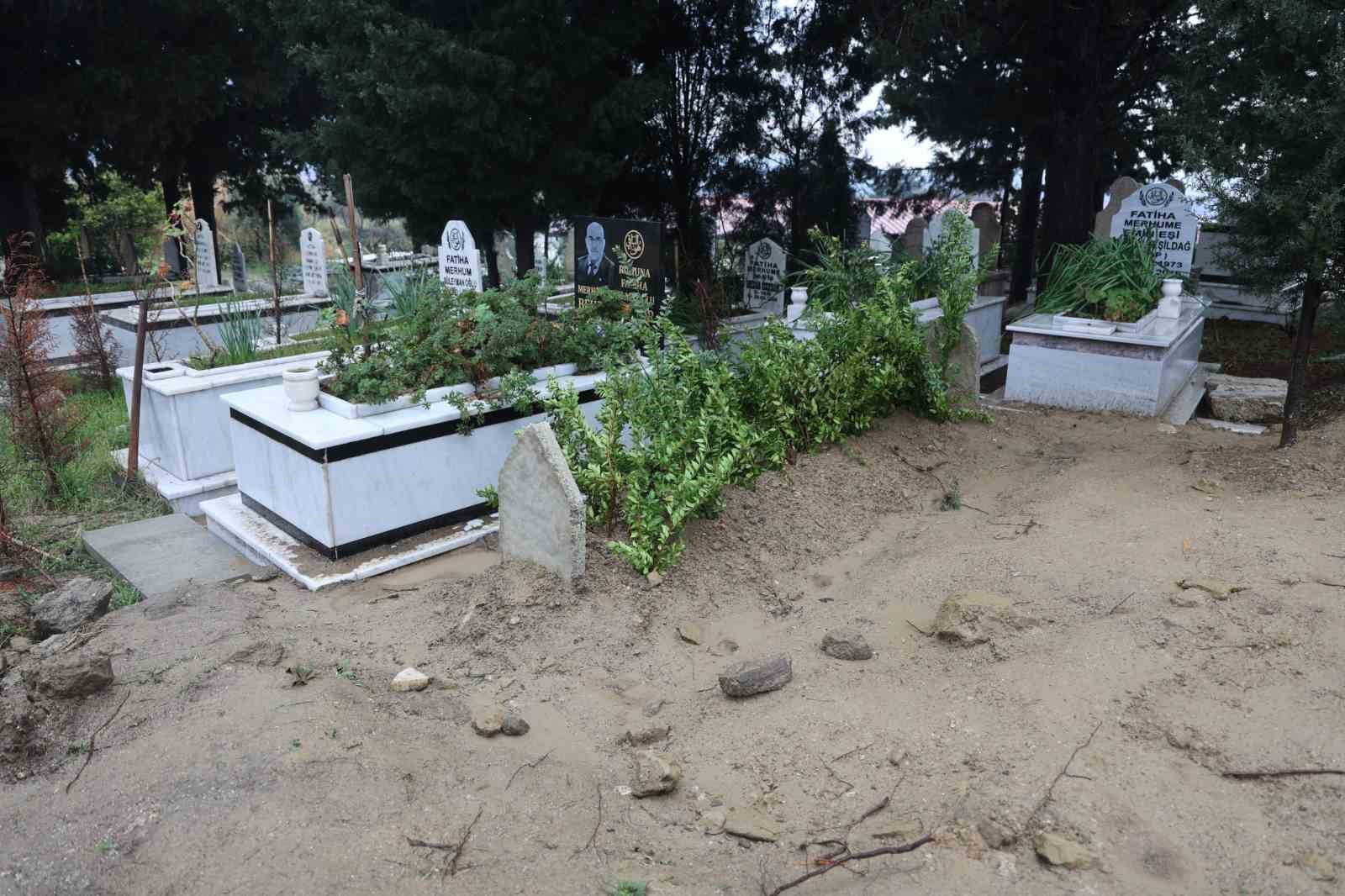 Eski belediye başkanını oğlu baltayla öldürdü 8 eski belediye baskanini oglu baltayla oldurdu 4 jOvBdQ1S