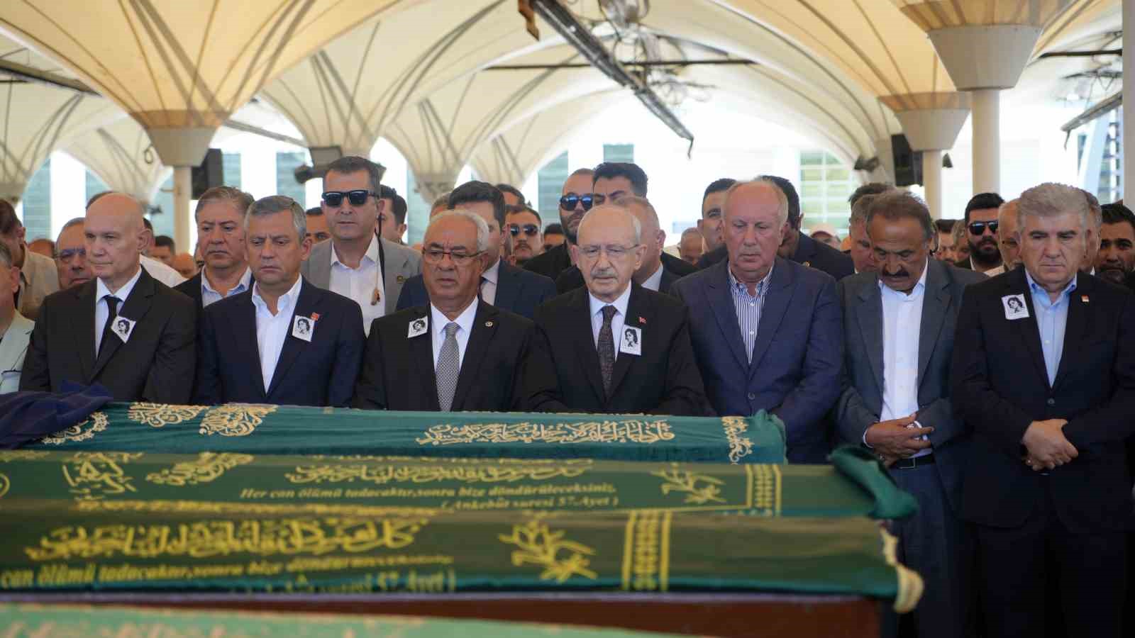 Eski CHP Genel Başkanı Deniz Baykal’ın eşi Olcay Baykal, toprağa verildi 4 eski chp genel baskani deniz baykalin esi olcay baykal topraga verildi 0 ilE8IAWK
