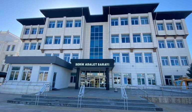 eski-chp-ilce-baskani-ve-dsi-13-bolge-mudur-yardimcisi-rusvet-sorusturmasinda-tutuklandi-YmBVdHu9.jpg