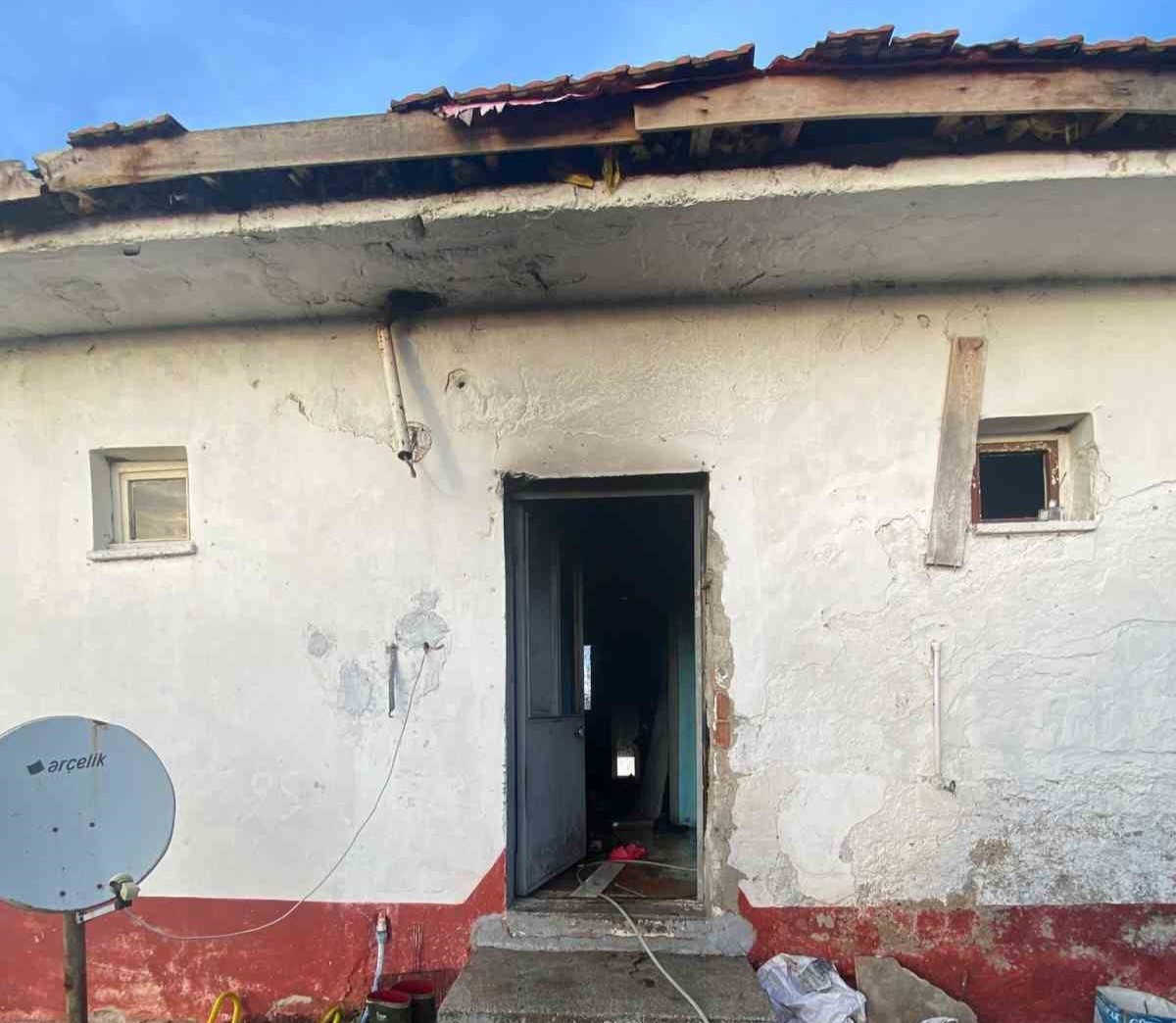 eski esi ile kiz arkadasinin yasadigi evi atese verdi 1 olu 1 yarali 1 wzd3ugCZ