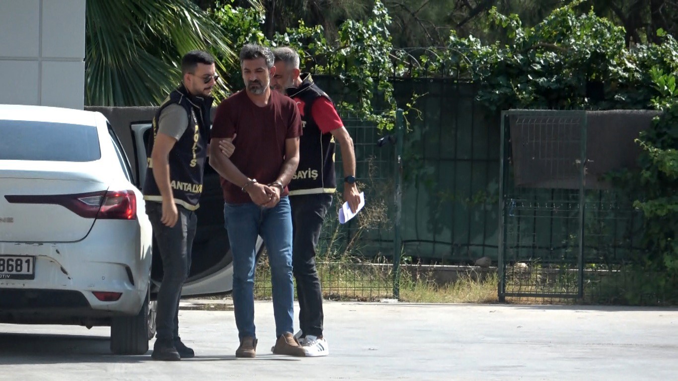 eski esini esarpla bogarak oldurmustu cinayeti nasil isledigini anlatti 0 XbIAzicO