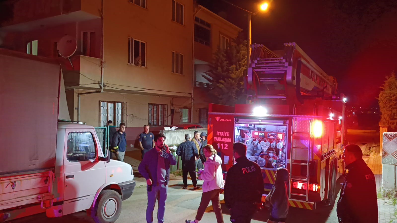 eski esinin evine molotofkokteyli atan sahis yakalandi 0 bCqhePbu