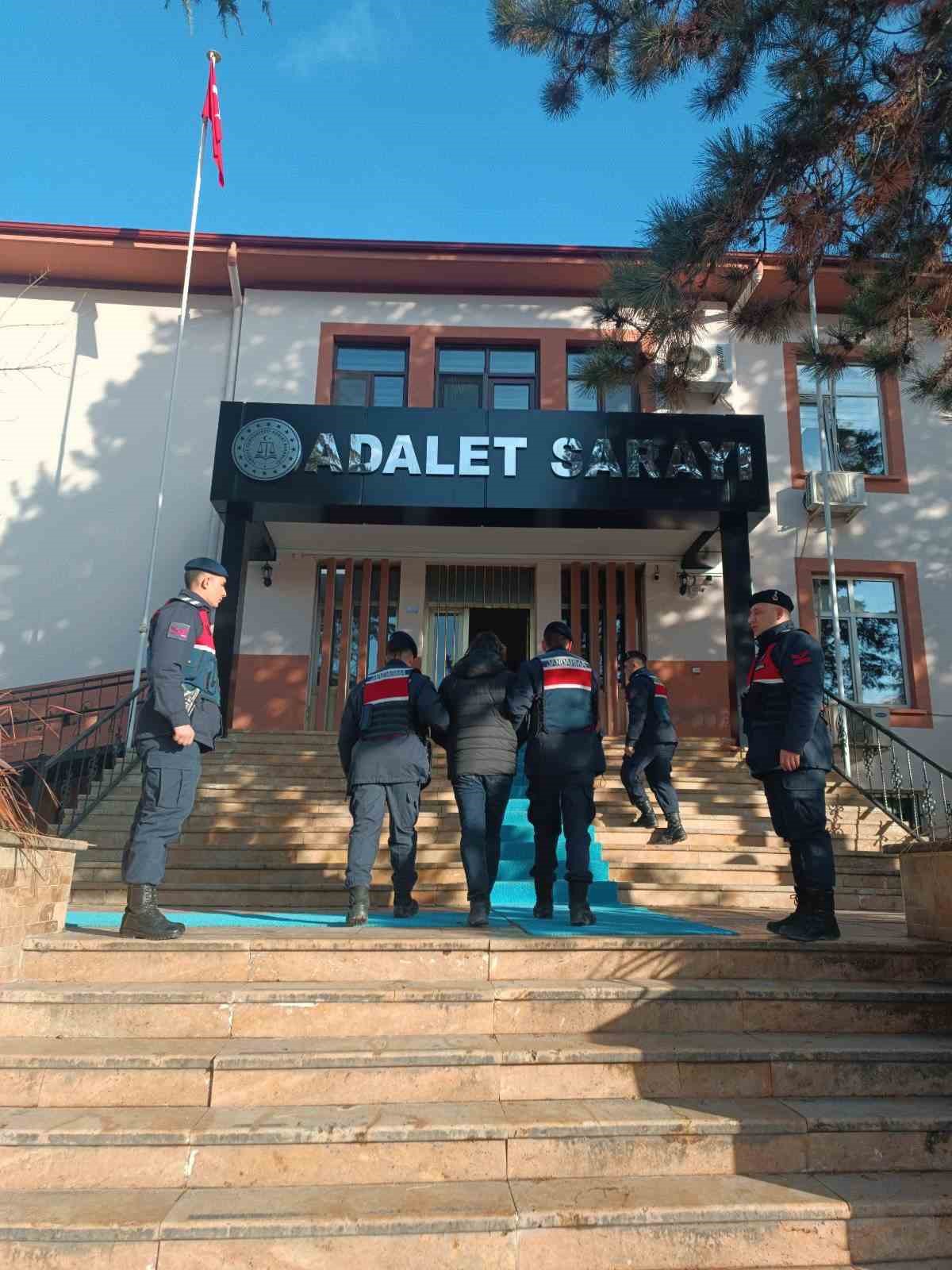 eski esinin polis kocasini vuran polis memuru tutuklandi 2 GDaQdpDh
