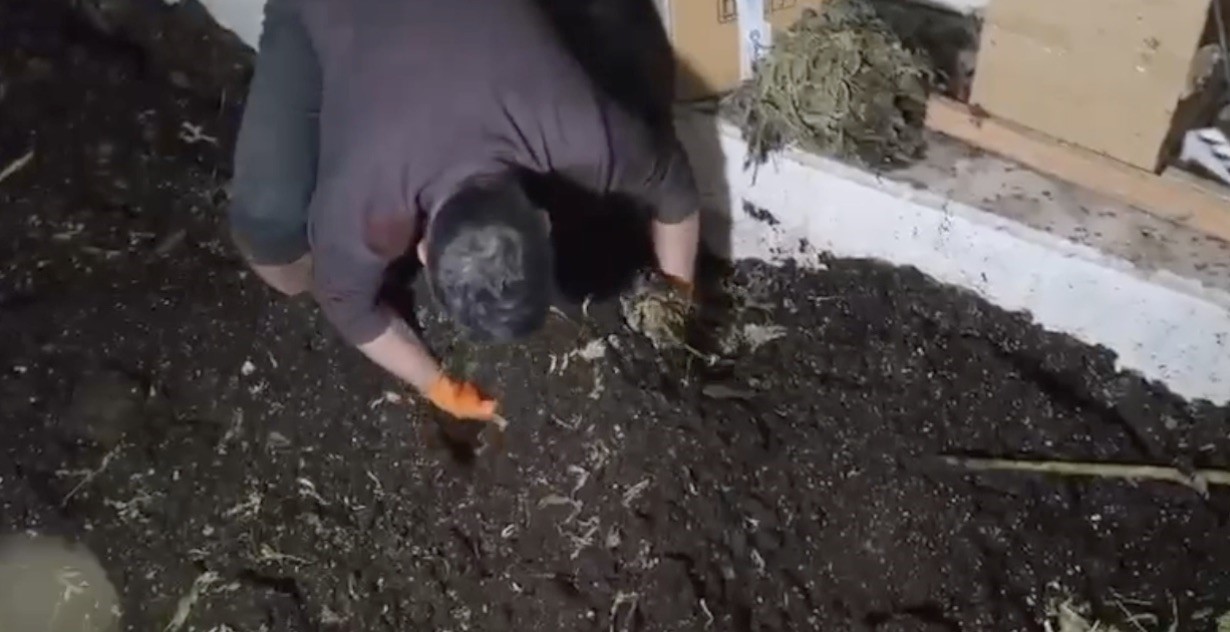 eski fabrika binasini uyusturucu imalathanesine cevirmis 130 kilo uyusturucu ele gecirildi 3 ZYdX9Pav