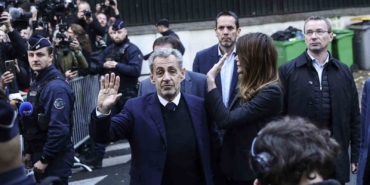 eski-fransa-cumhurbaskani-sarkozy-adli-kontrol-sartiyla-serbest-birakildi-c6DlXlN2.jpg