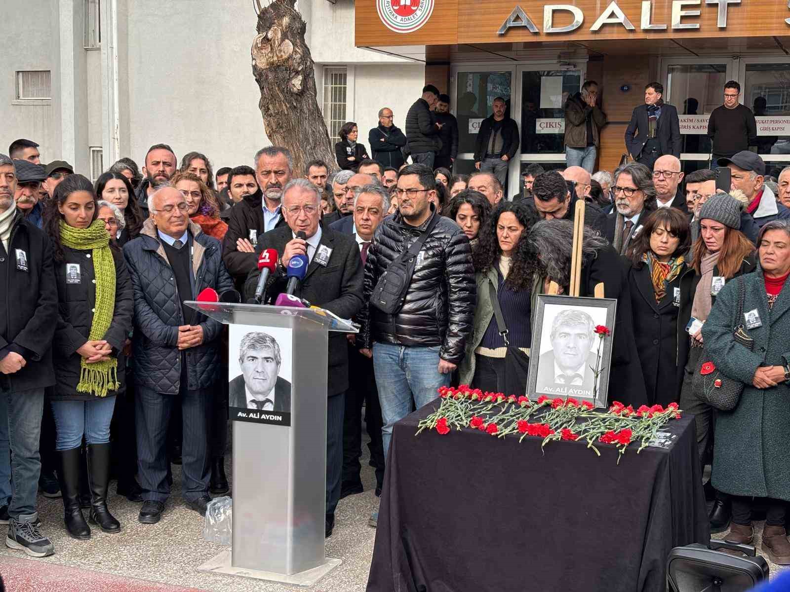 eski ihd izmir sube baskani ali aydin son yolculuguna ugurlandi 3 w8O4QmuT
