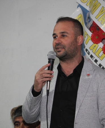 eski-ilce-baskani-girginden-chp-kula-ilce-baskanligina-sert-cikis-IKv9iIpt.jpg