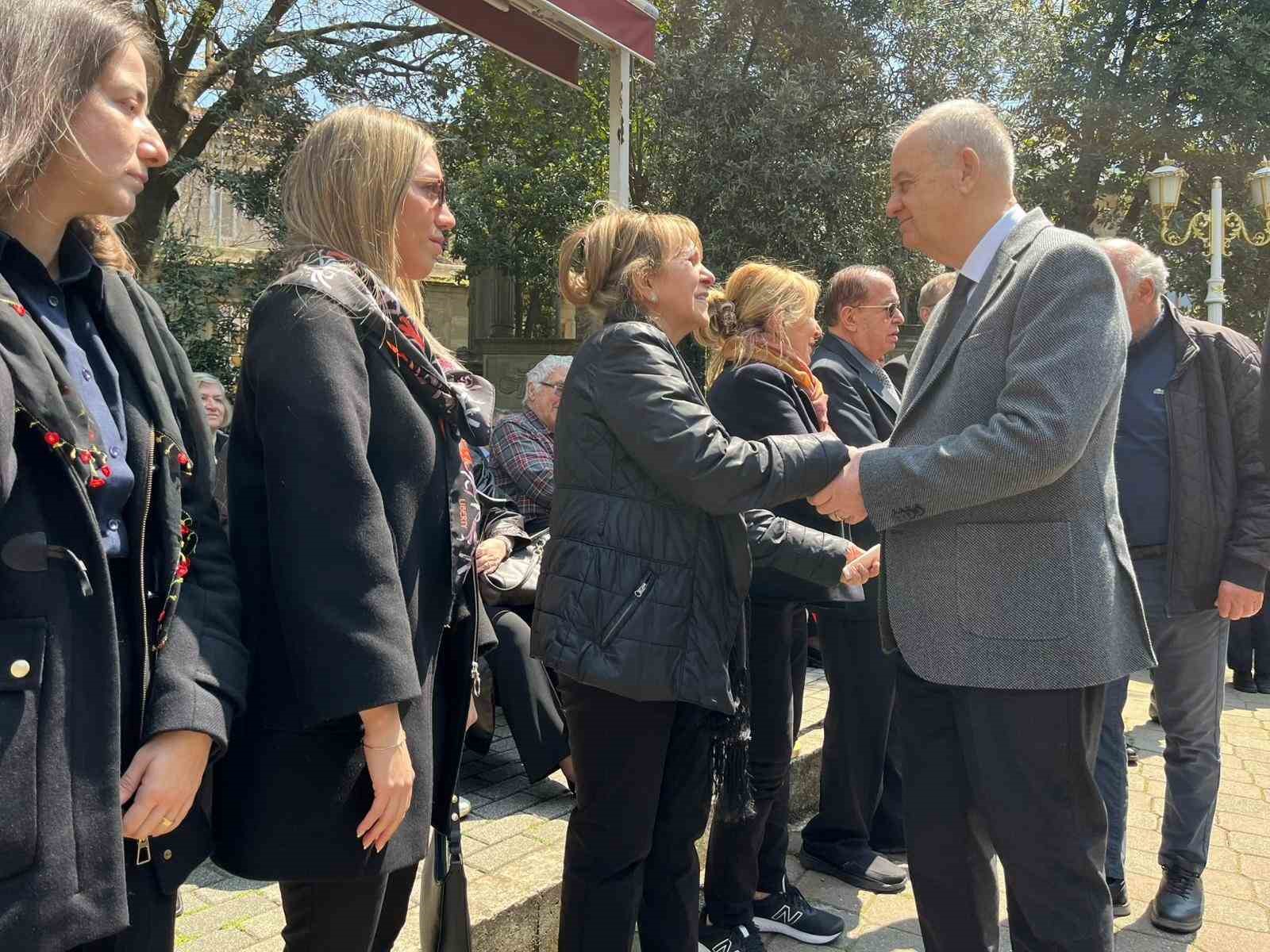 Eski Kara Kuvvetleri Komutanı Mustafa Muhittin Fisunoğlu son yolculuğuna uğurlandı 8 eski kara kuvvetleri komutani mustafa muhittin fisunoglu son yolculuguna ugurlandi 4 OnnJK7ev