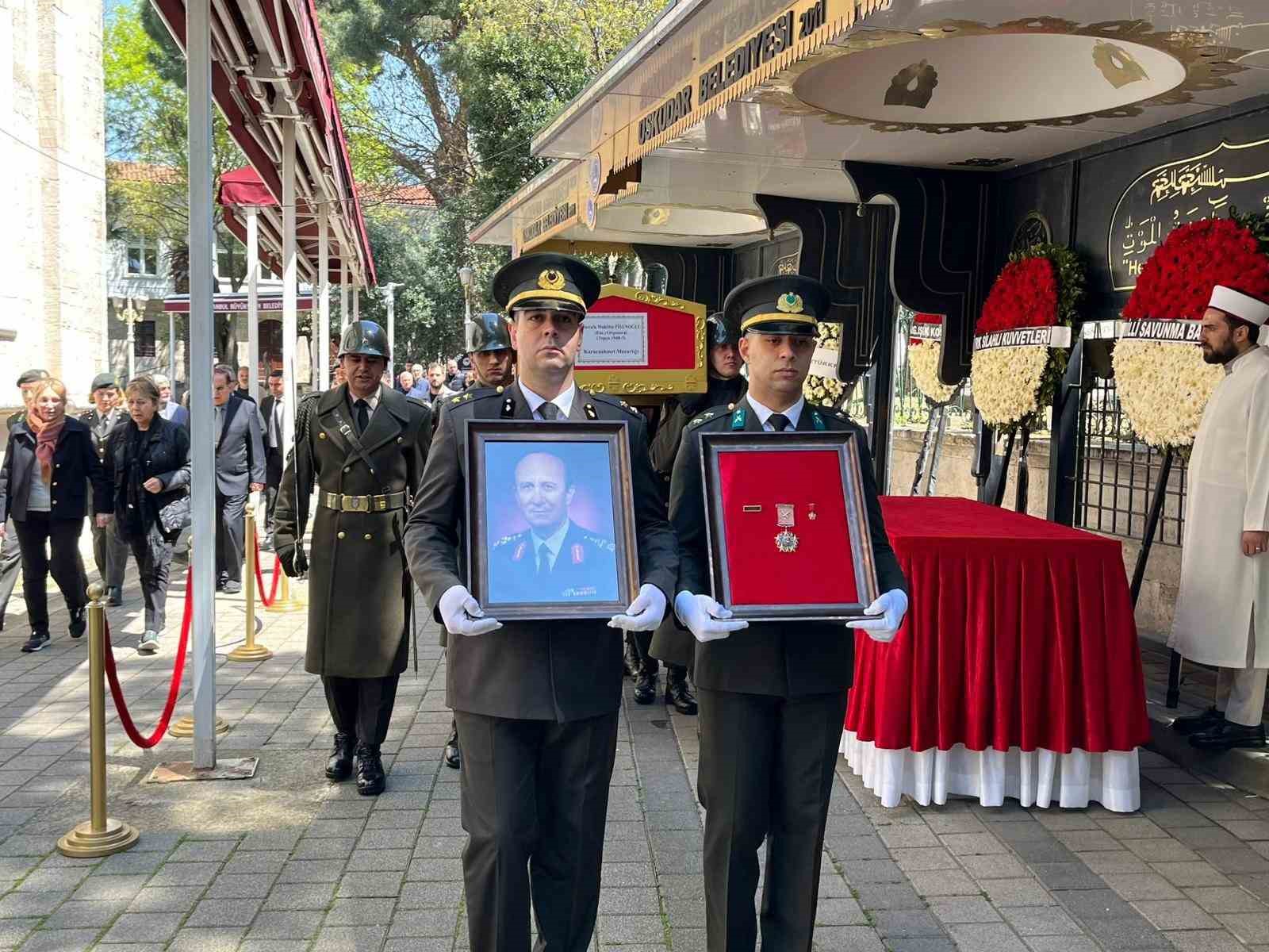 Eski Kara Kuvvetleri Komutanı Mustafa Muhittin Fisunoğlu son yolculuğuna uğurlandı 9 eski kara kuvvetleri komutani mustafa muhittin fisunoglu son yolculuguna ugurlandi 5 TnTw433i