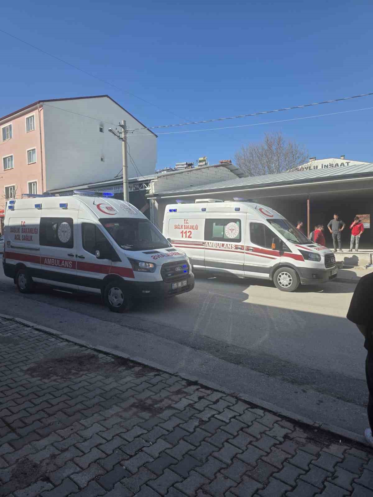 eski karisini bacagindan pompali tufekle yaraladi is yeri sahibi tarafindan kolundan vuruldu 3 PYyVq5Fz