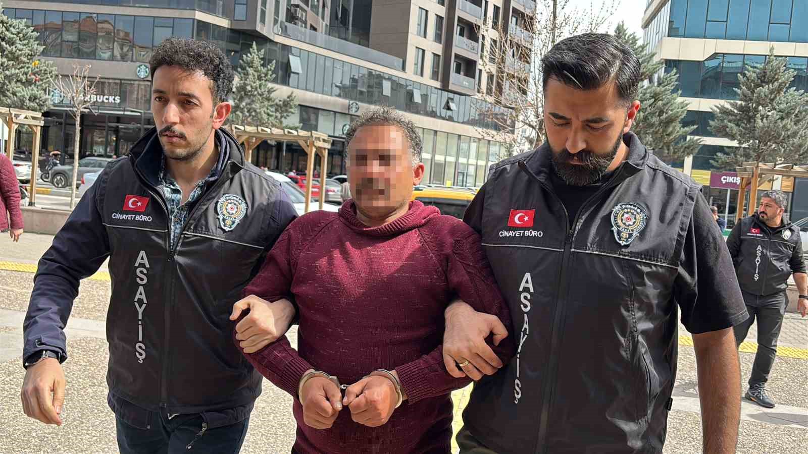 eski kayinpederi olan oz amcasinin evine kursun yagdirdi 1 olu 1
