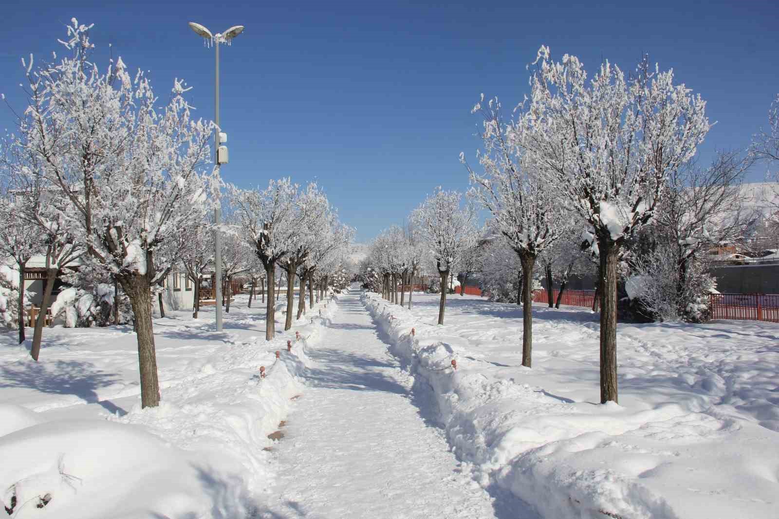 eski kislar geri geldi kizilirmakin yuzeyi kismen dondu 2 NsWBZcKa