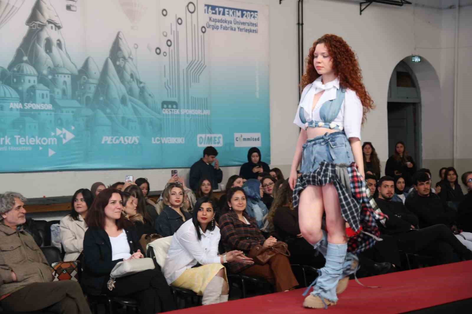 eski kiyafetleri podyuma tasidilar 2 7erfWKID