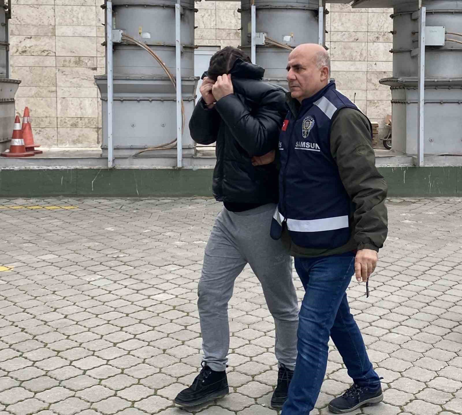 eski kiz arkadasini darp ettigi iddiasiyla gozaltina alindi 0 ViRjeEci