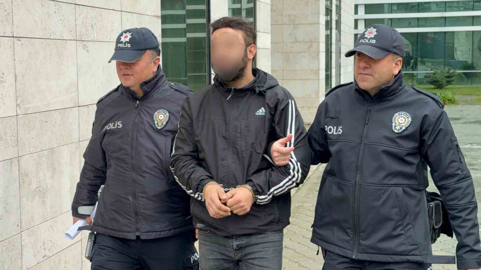’Eski kız arkadaşının evine zorla girdiği’ iddiasıyla tutuklandı 6 eski kiz arkadasinin evine zorla girdigi iddiasiyla tutuklandi 2 W9QgTcLZ