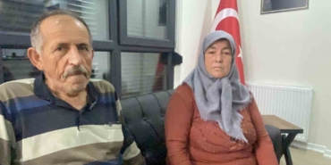 eski-kiz-arkadasinin-evinin-onunde-oldurulen-gencin-davasinda-karar-babaya-muebbet-iki-sanga-8-JsPuHpEM.jpg