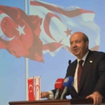 eski-kktc-cumhurbaskani-tatar-ana-vatan-yavru-vatan-mavi-vatan-ve-gok-vatan-anlayisiyla-HdNW1NrH.jpg