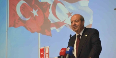 eski-kktc-cumhurbaskani-tatar-ana-vatan-yavru-vatan-mavi-vatan-ve-gok-vatan-anlayisiyla-HdNW1NrH.jpg