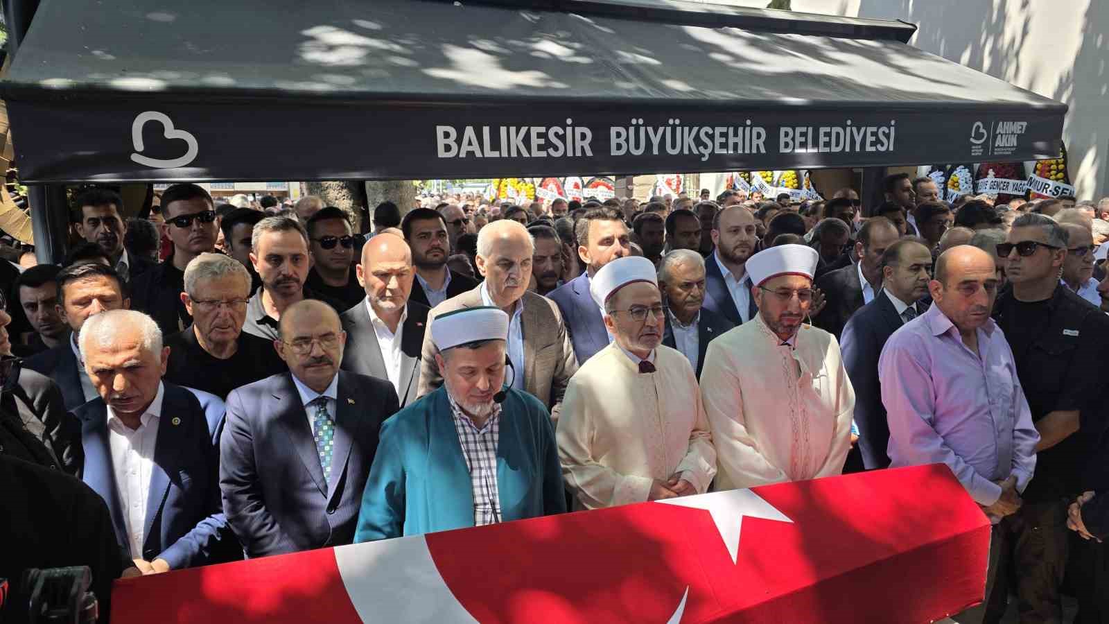 eski milletvekili mehmet cemal oztaylan topraga verildi 0 TaneLKdv