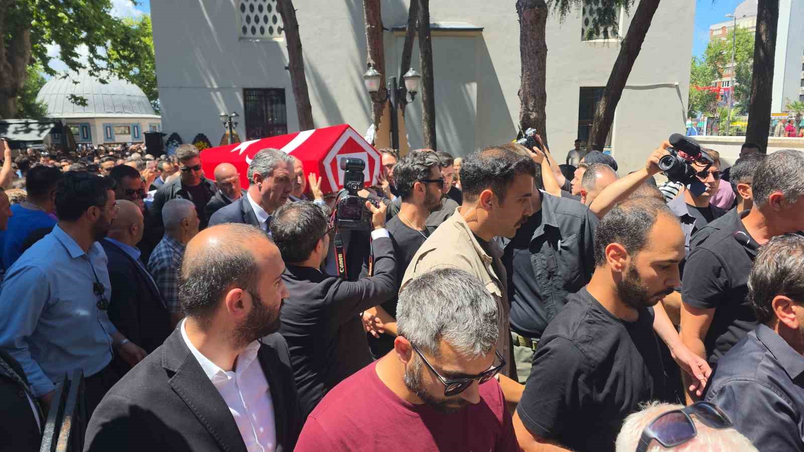 eski milletvekili mehmet cemal oztaylan topraga verildi 1 RRrVYJ59