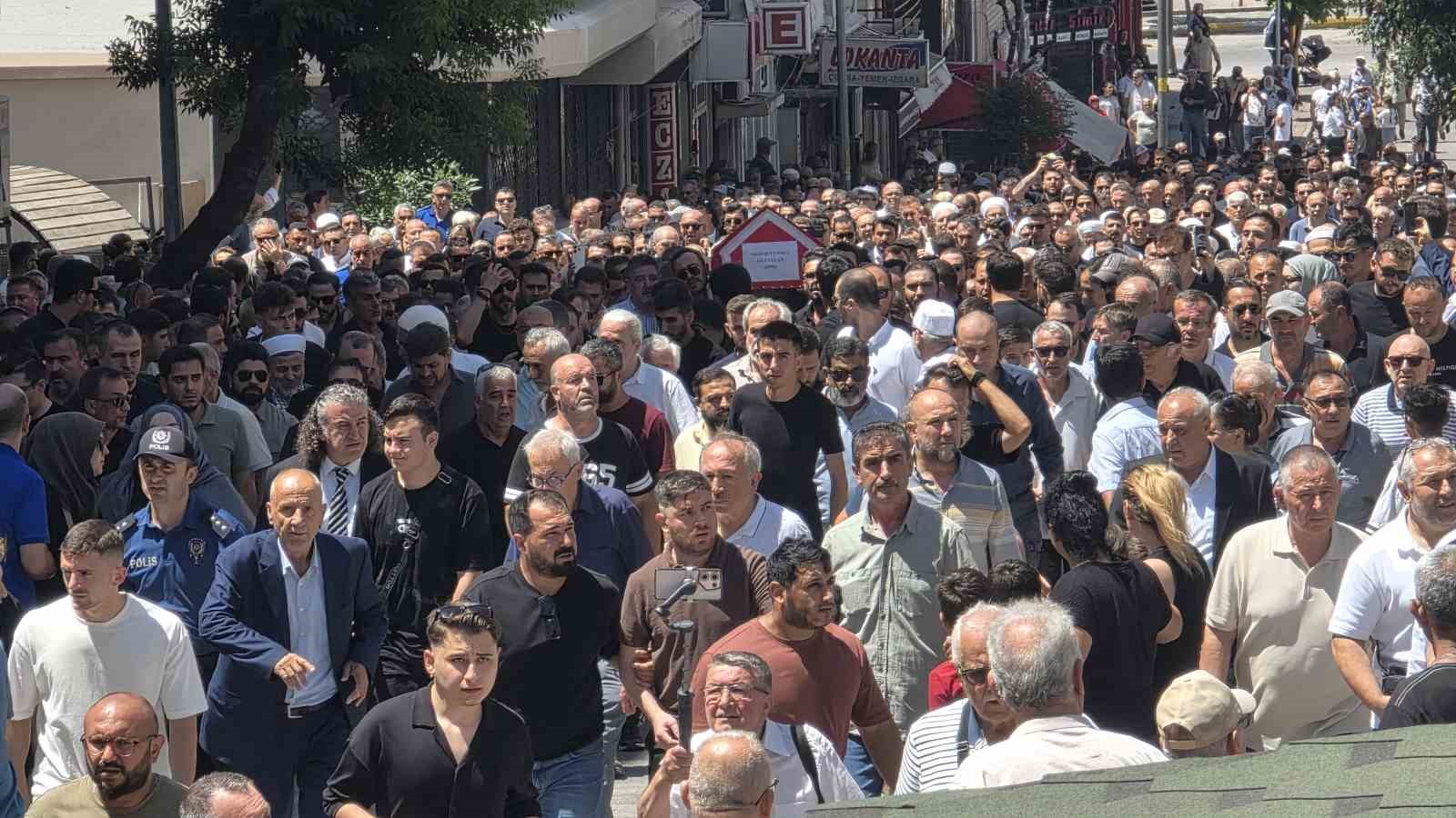 eski milletvekili mehmet cemal oztaylan topraga verildi 3 t7FeFXcN