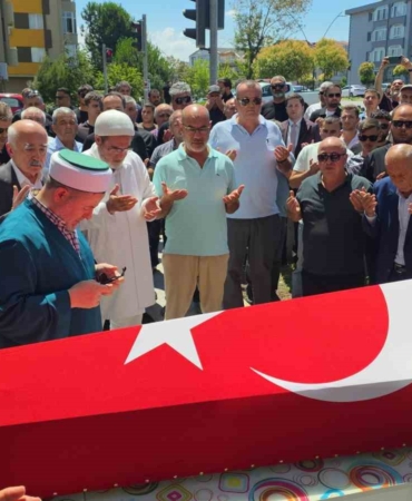 eski-milletvekili-mehmet-cemal-oztaylan-topraga-verildi-OUI2UfmE.jpg