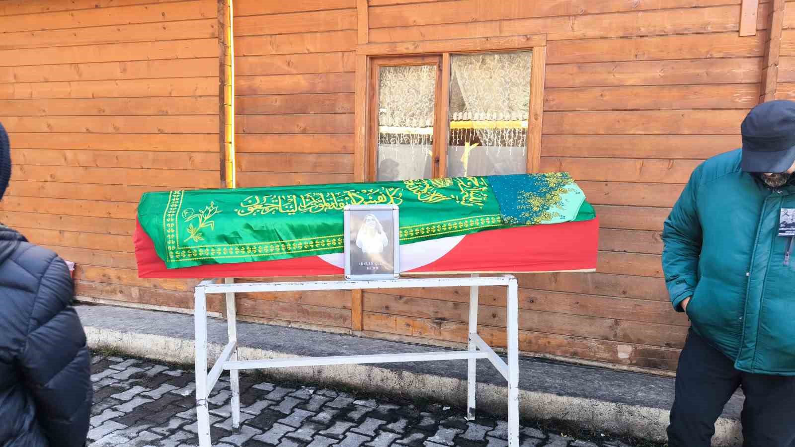eski milli kaleci nurcan celik memleketinde son yolculuguna ugurlandi 3