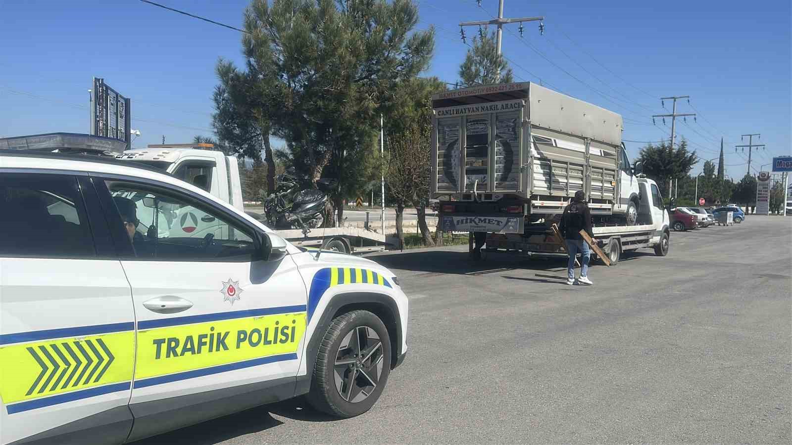 eski plakasini kamyonetine takti 140 bin lira cezadan kacamadi 0 JAWmkJJ2