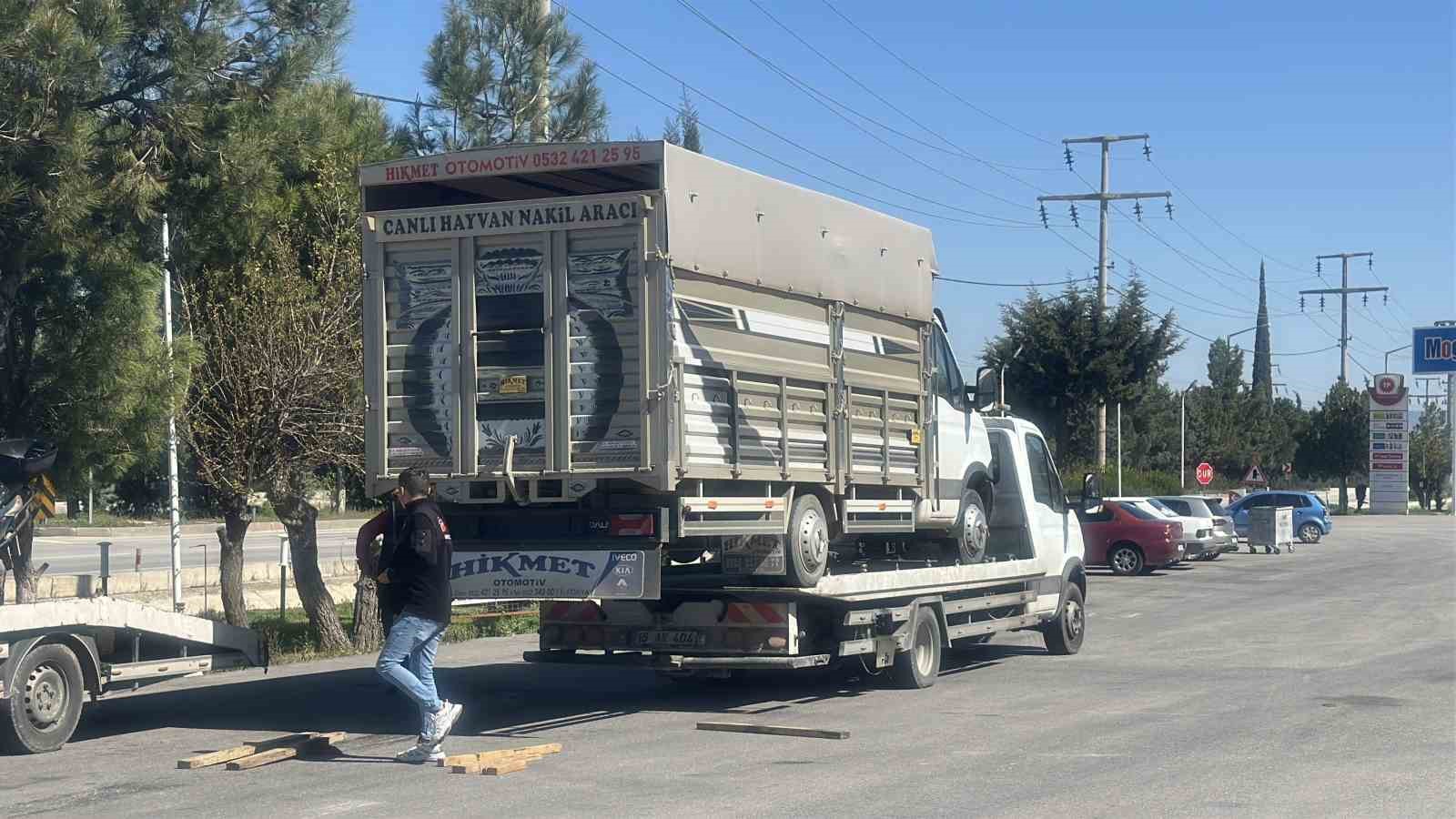 eski plakasini kamyonetine takti 140 bin lira cezadan kacamadi 4 RHmIGGKc