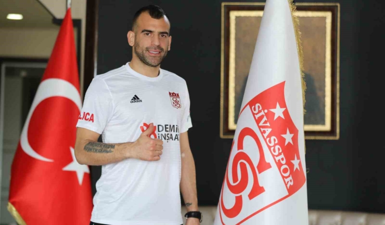 eski-sivassporlu-futbolculara-vergi-soku-6GDL8Ut6.jpg