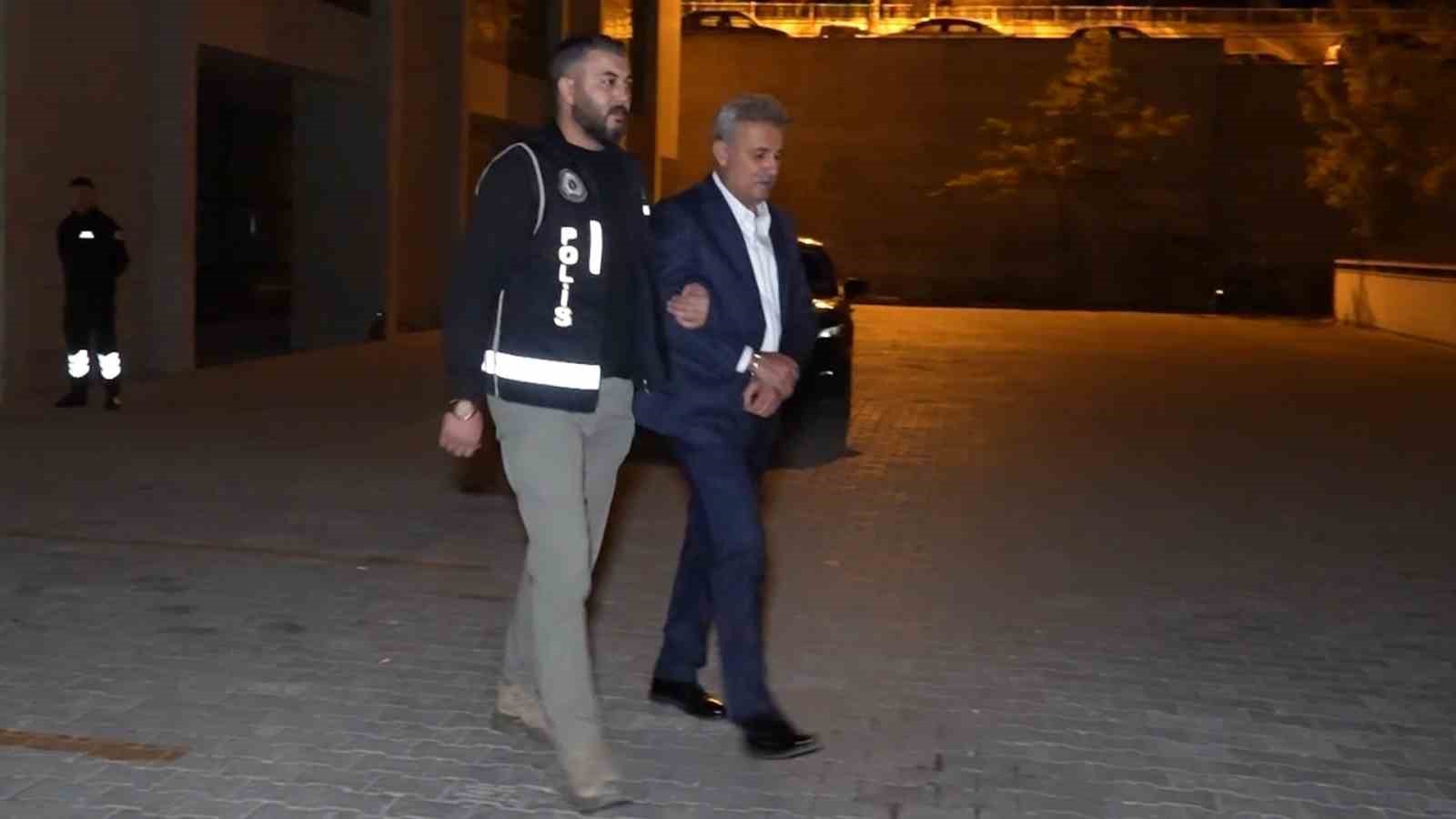 eski yahsihan belediye baskani ahmet sungur hakim karsisinda 2 uBwKjyiz