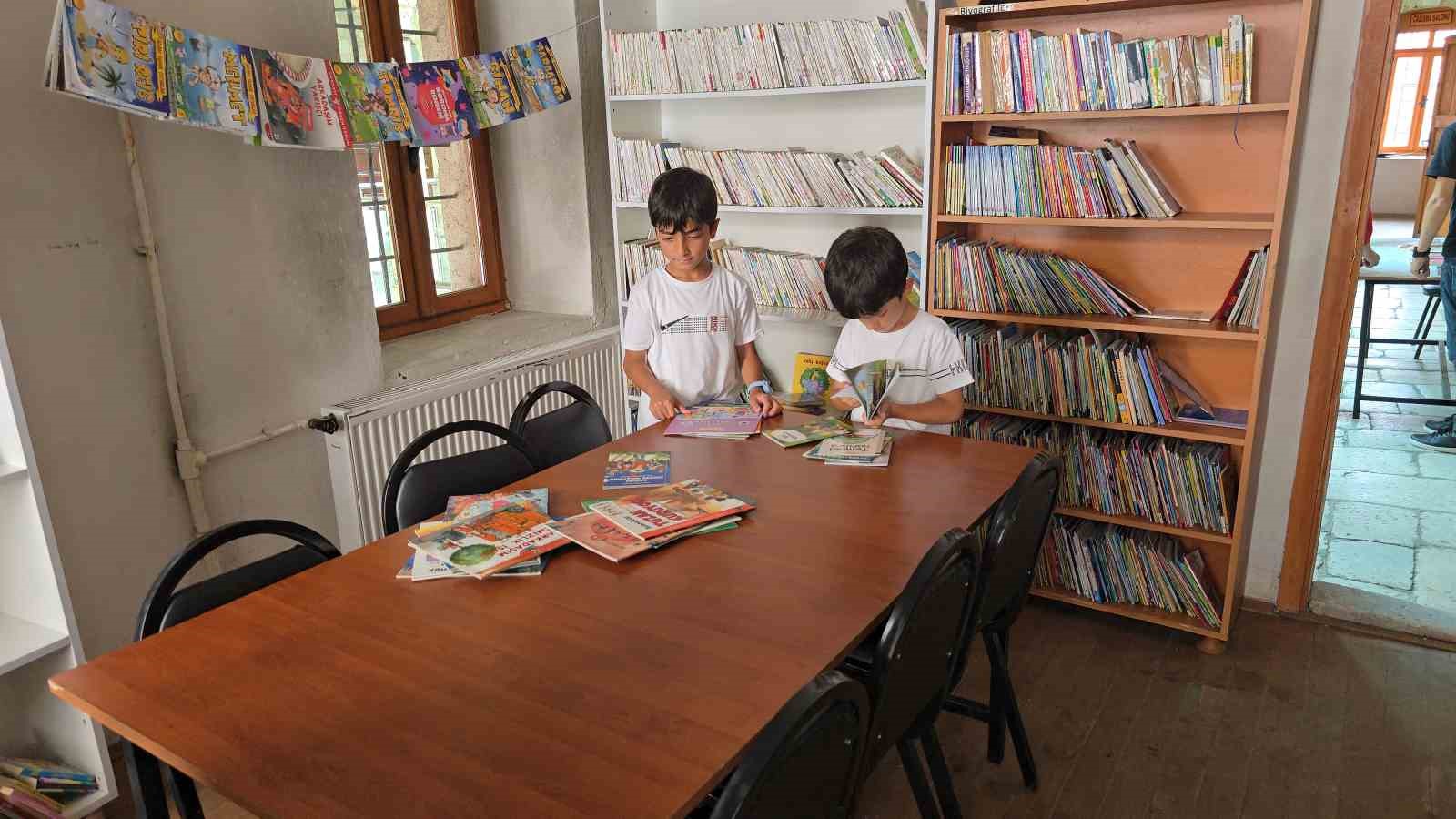 eskiden cezaeviydi simdi ise 36 bin kitaplik bir bilgi yuvasi 0 JHb3Luit