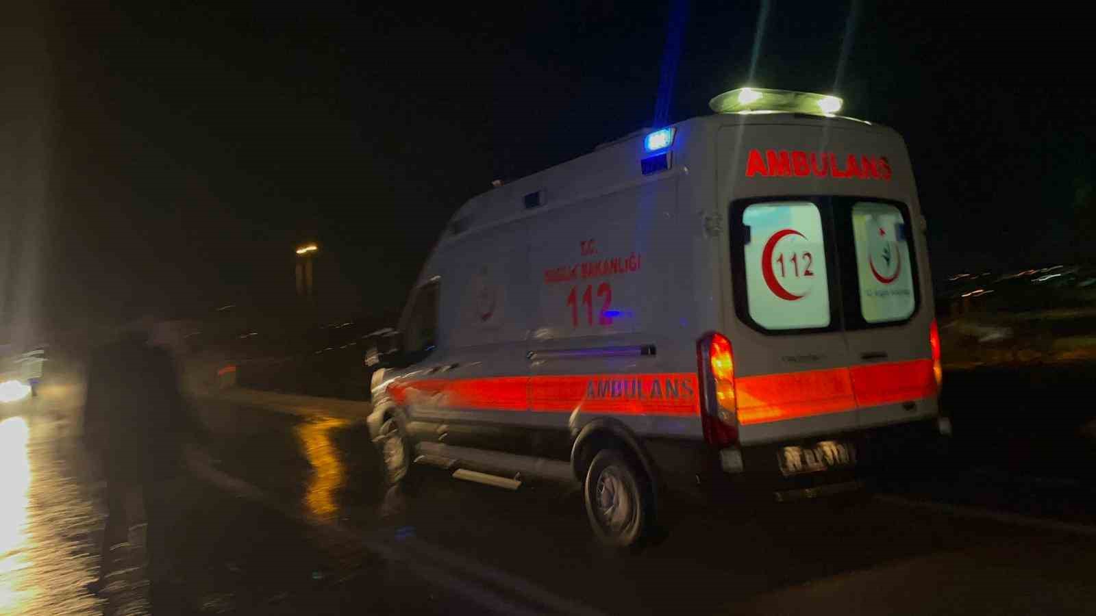 eskisehir afyonkarahisar karayolunda iki arac kafa kafaya carpist 3u cocuk 9 yarali 2 9q65hqp3