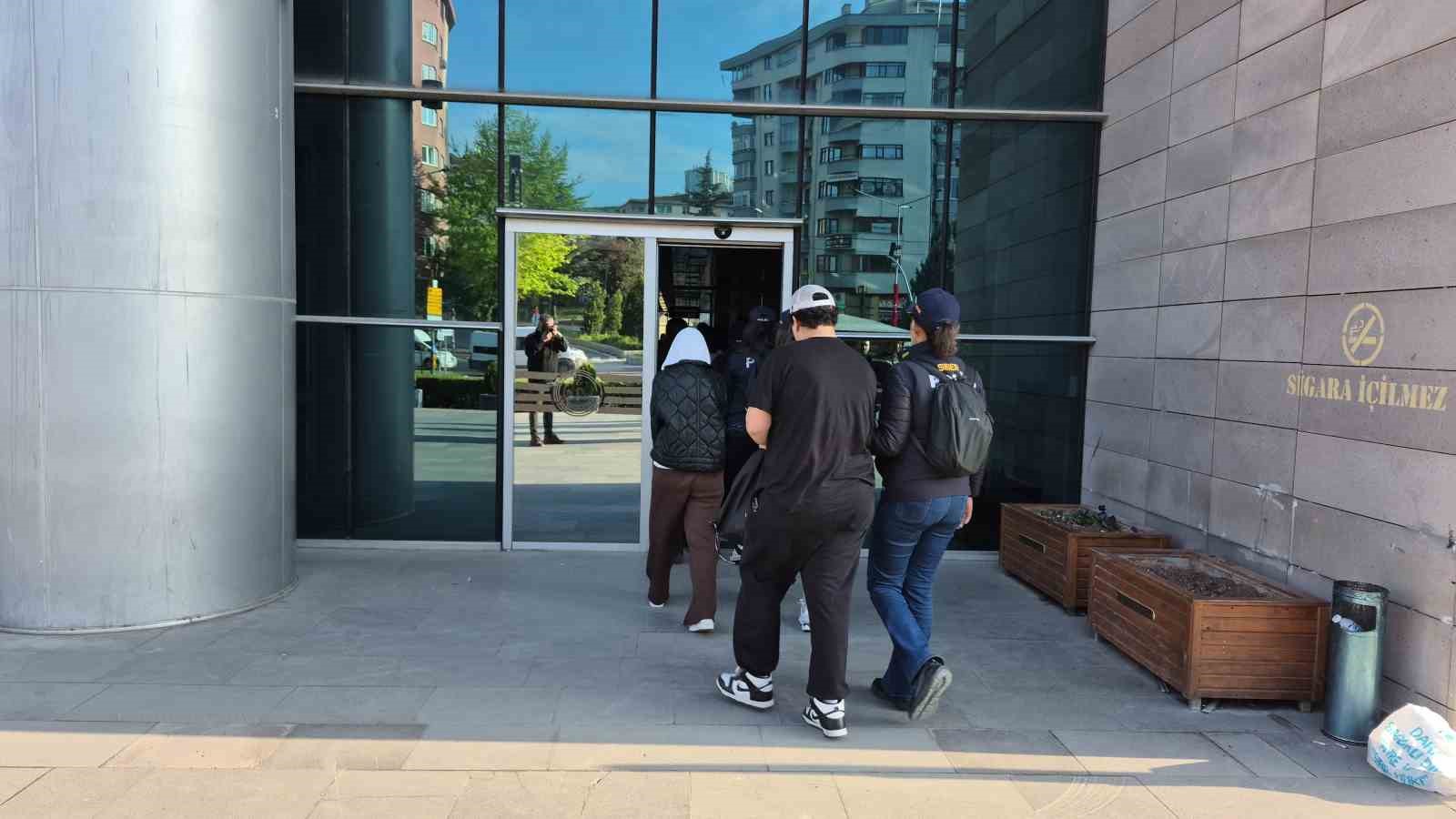 eskisehir merkezli 33 ildeki 87 milyar liralik yasa disi bahis operasyonunda 45 supheli adliyeye AHFa9J1G