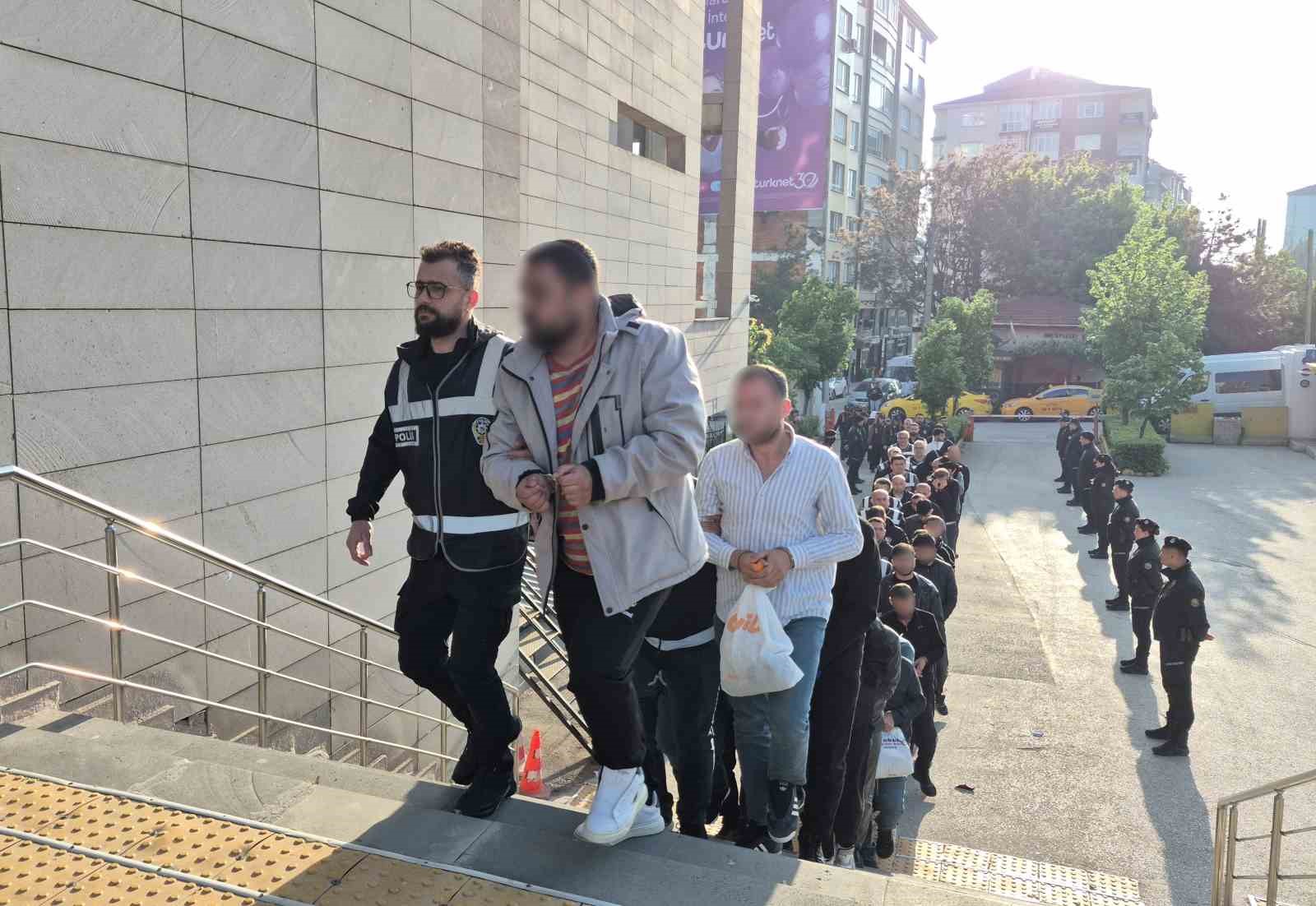 eskisehir merkezli 33 ildeki 87 milyar liralik yasa disi bahis operasyonunda 45 supheli adliyeye ODb1VegS