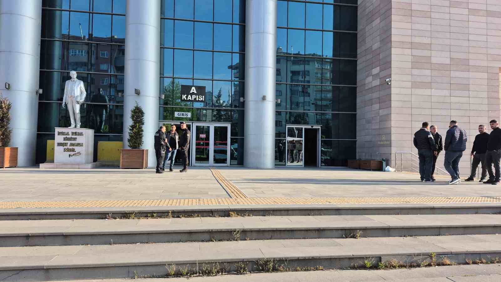 eskisehir merkezli 33 ildeki 87 milyar liralik yasa disi bahis operasyonunda 45 supheli adliyeye qZQ1Dfve