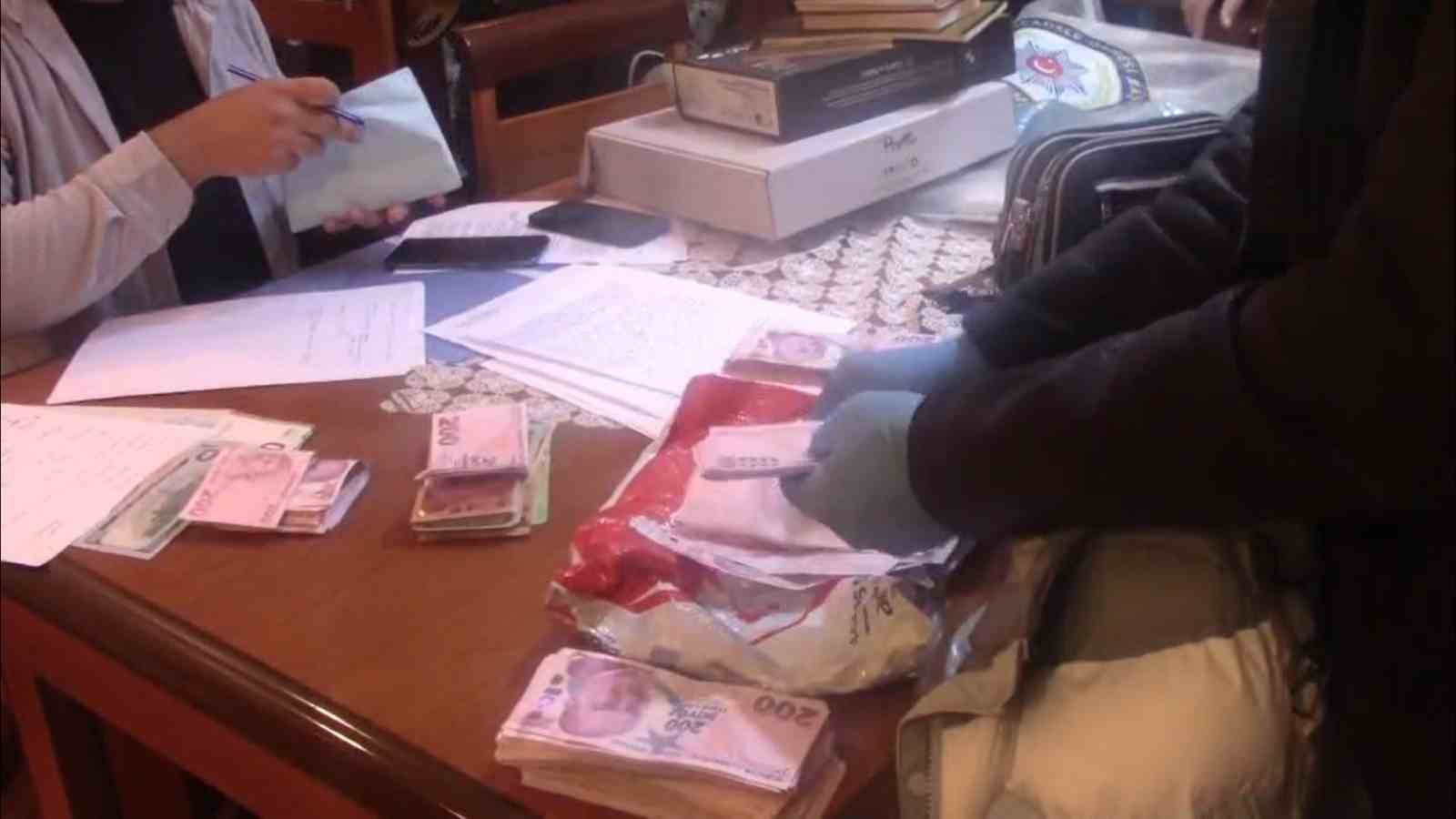Eskişehir merkezli 4 ilde FETÖ’nün kadın yapılanmasına yönelik operasyonda 16 şahıs yakalandı 5 eskisehir merkezli 4 ilde fetonun kadin yapilanmasina yonelik operasyonda 16 sahis yakalandi 1 NVgu3twQ