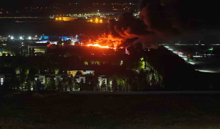 eskisehir-teideki-yangini-sondurme-calismalari-suruyor-tv41MRiS.jpg