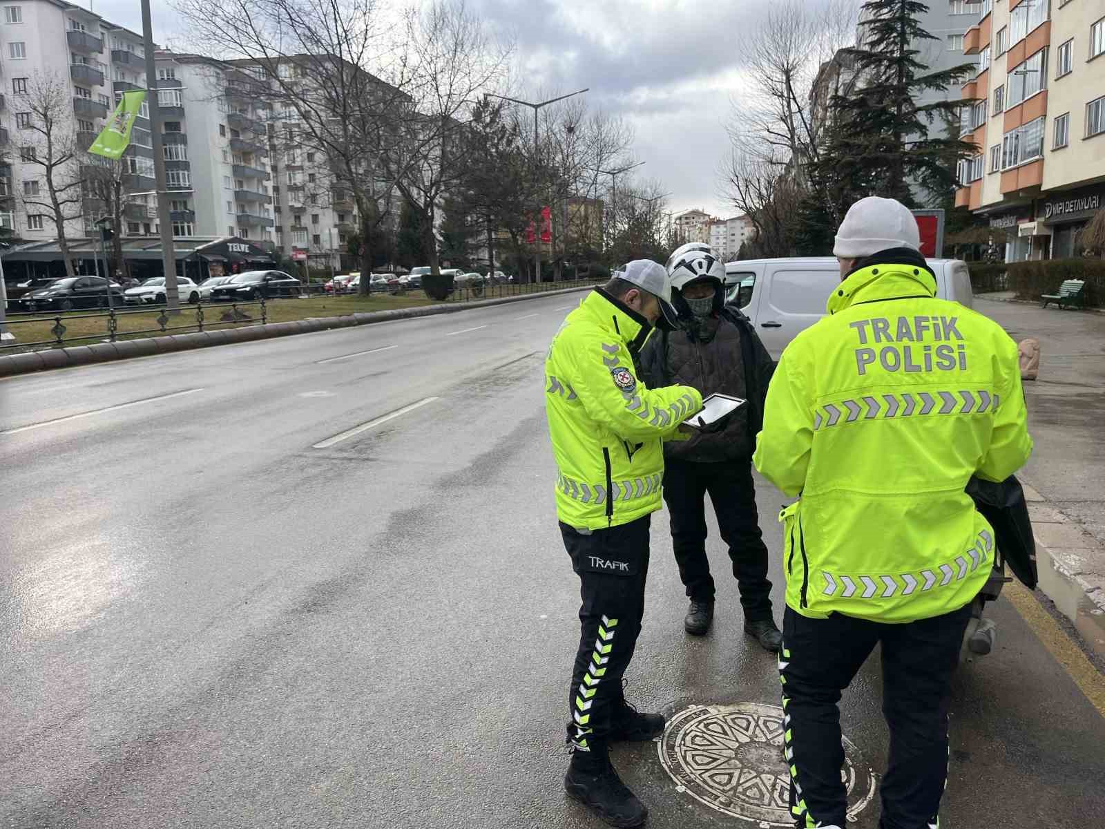eskisehirde 2025 yilinda 46 bin 929 motosiklet denetlendi 2 GgKC95bi