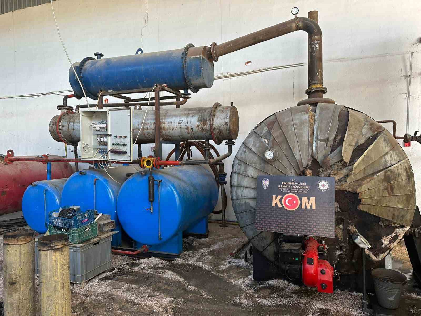 eskisehirde 23 bin 245 litre kacak akaryakit ureten sahis yakalandi 3 MvTTcDO2