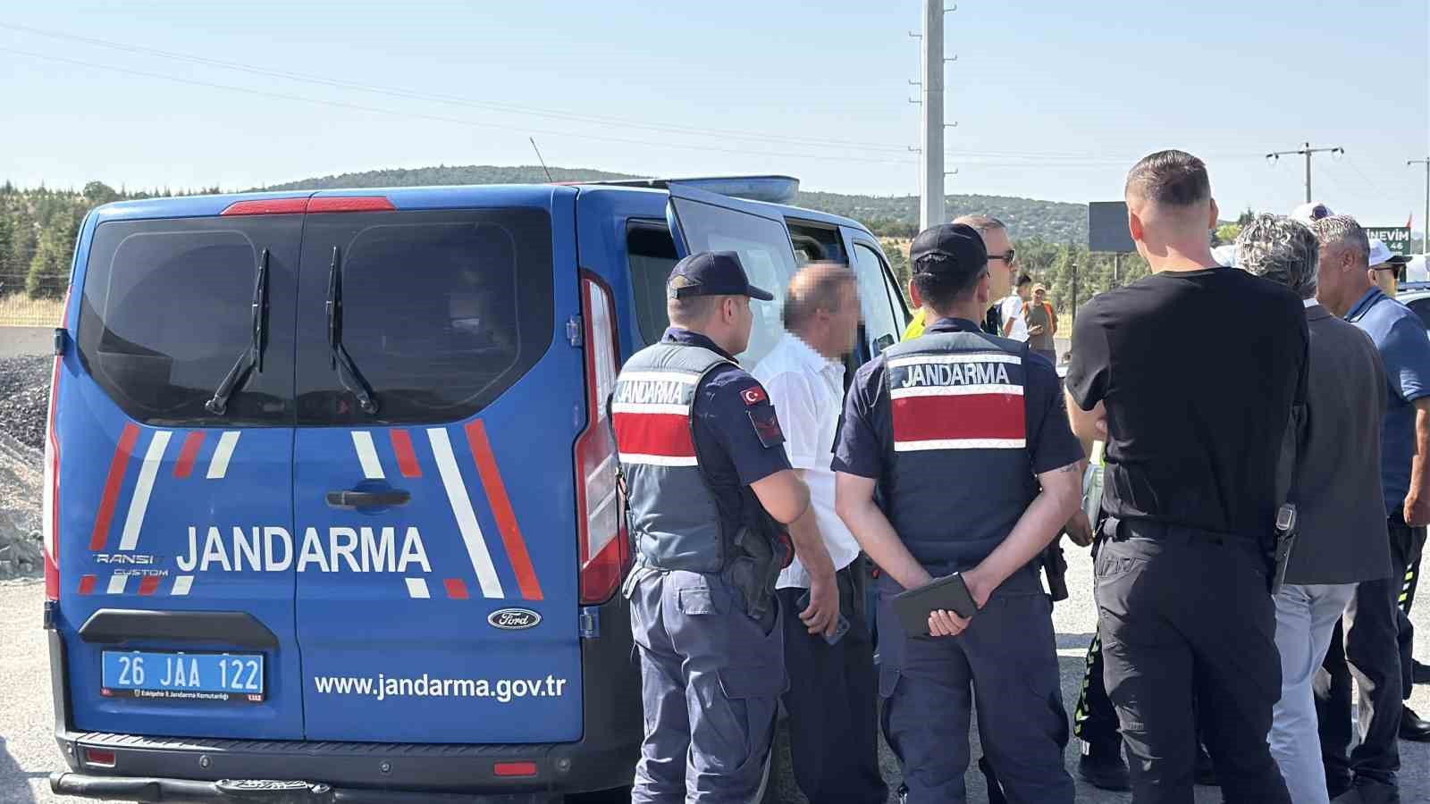 Eskişehir’de 24 kişinin yaralandığı otobüs kazasında şoför ve yolcu kaza anını anlattı 6 eskisehirde 24 kisinin yaralandigi otobus kazasinda sofor ve yolcu kaza anini anlatti 2 XNY18Iyp