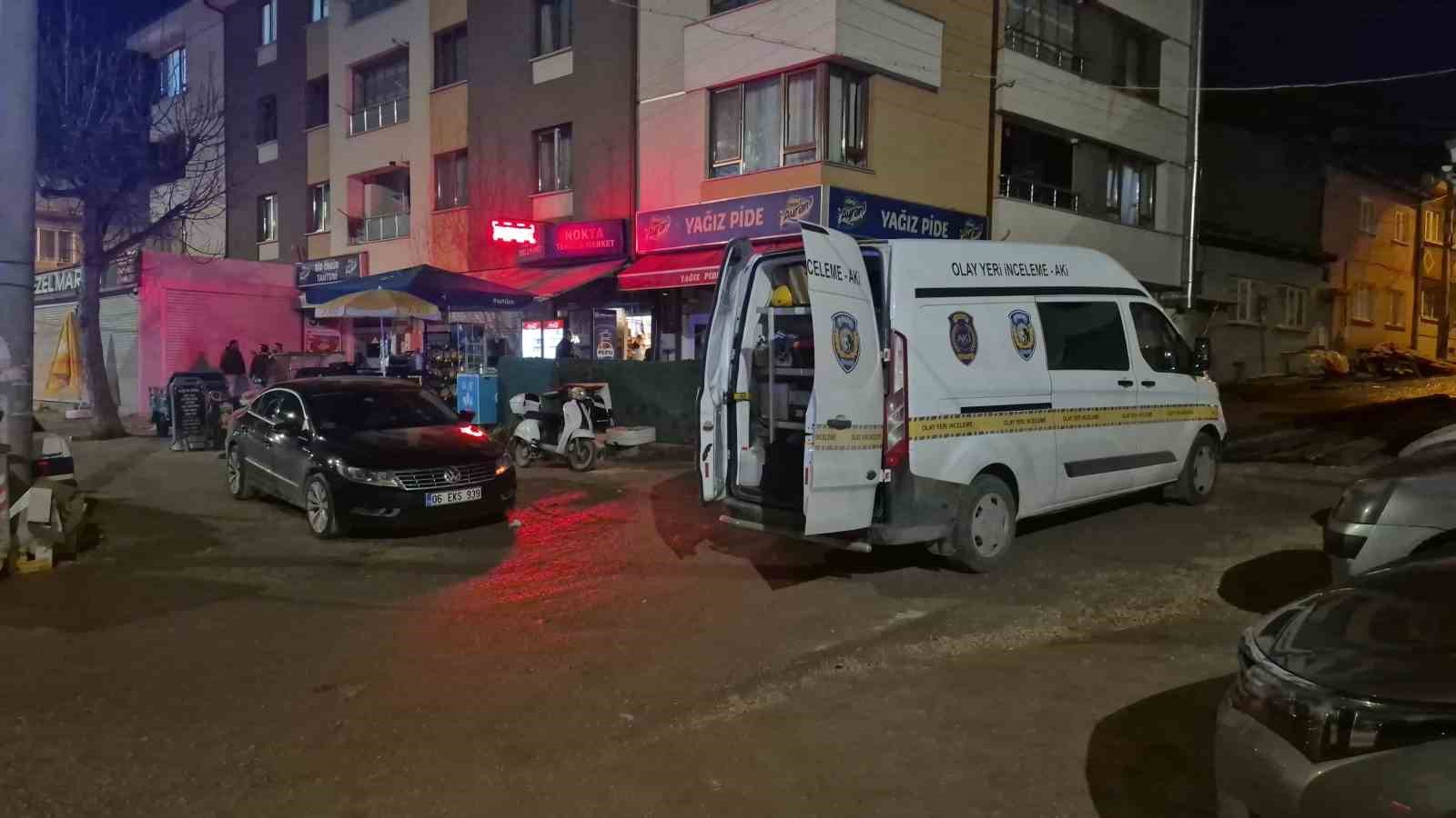 eskisehirde alacak verecek kavgasi kanli bitti 2 yarali 1 KhnZTHXW