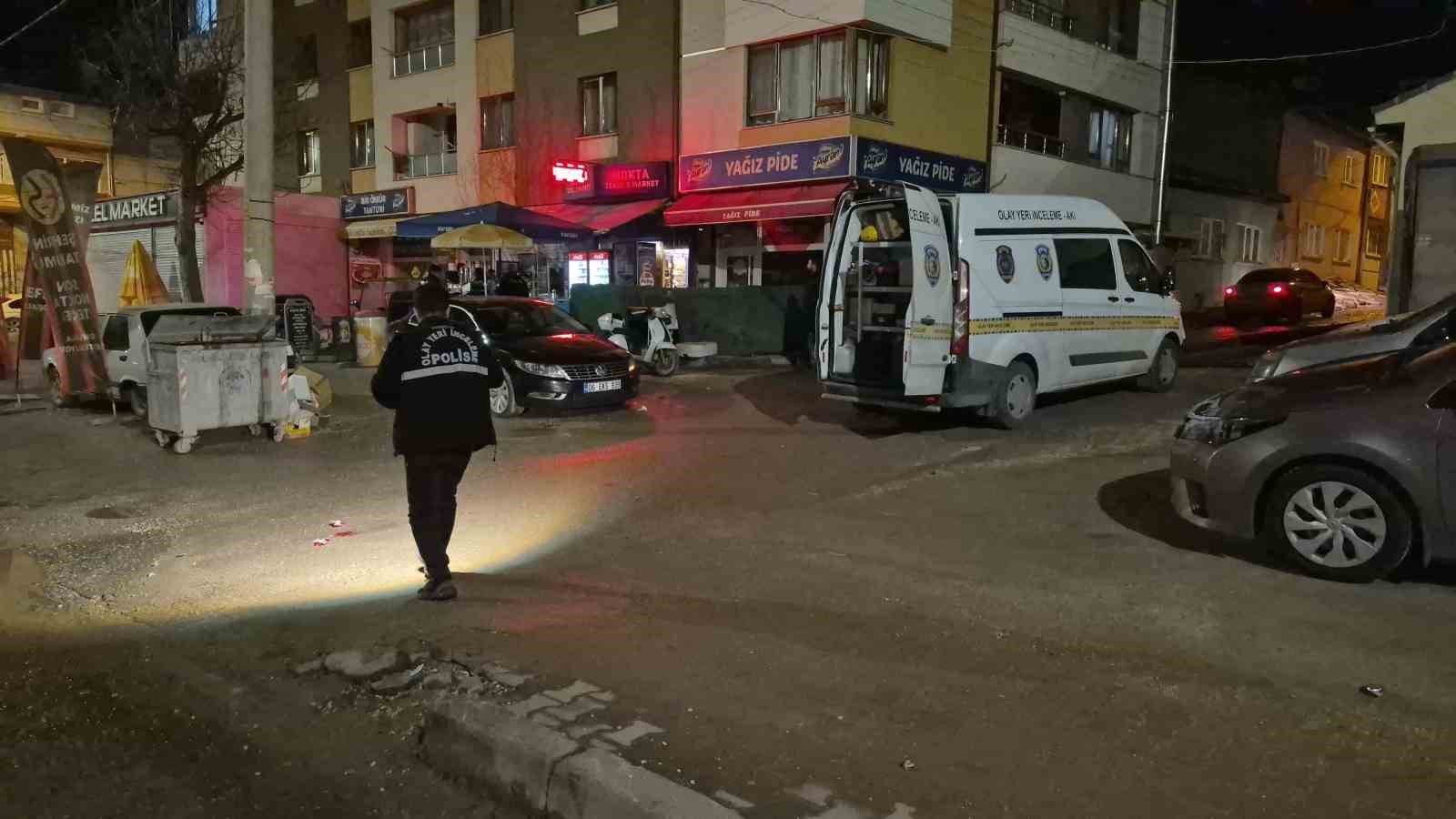 eskisehirde alacak verecek kavgasi kanli bitti 2 yarali 2 9QnJt57y
