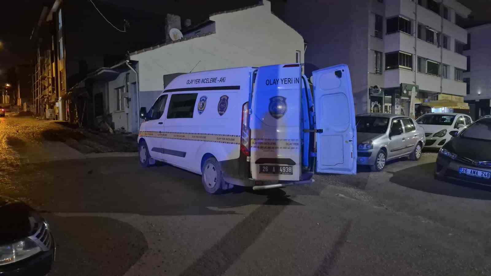 eskisehirde alacak verecek kavgasi kanli bitti 2 yarali 3 2s6Kc8FQ