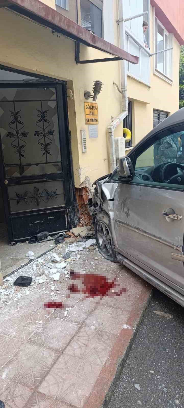 eskisehirde arac yayalara carpti 2si agir 3 yarali 1 QIRRTsrm