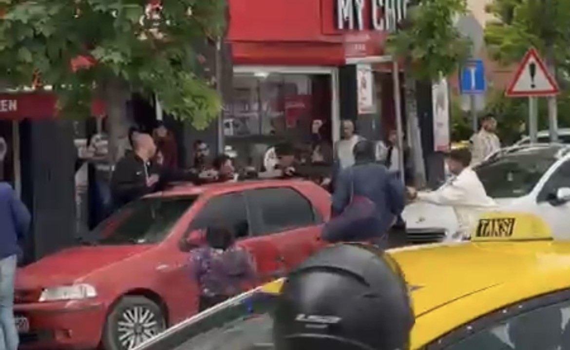 eskisehirde cadde ortasinda kavga 1 W952QVaY