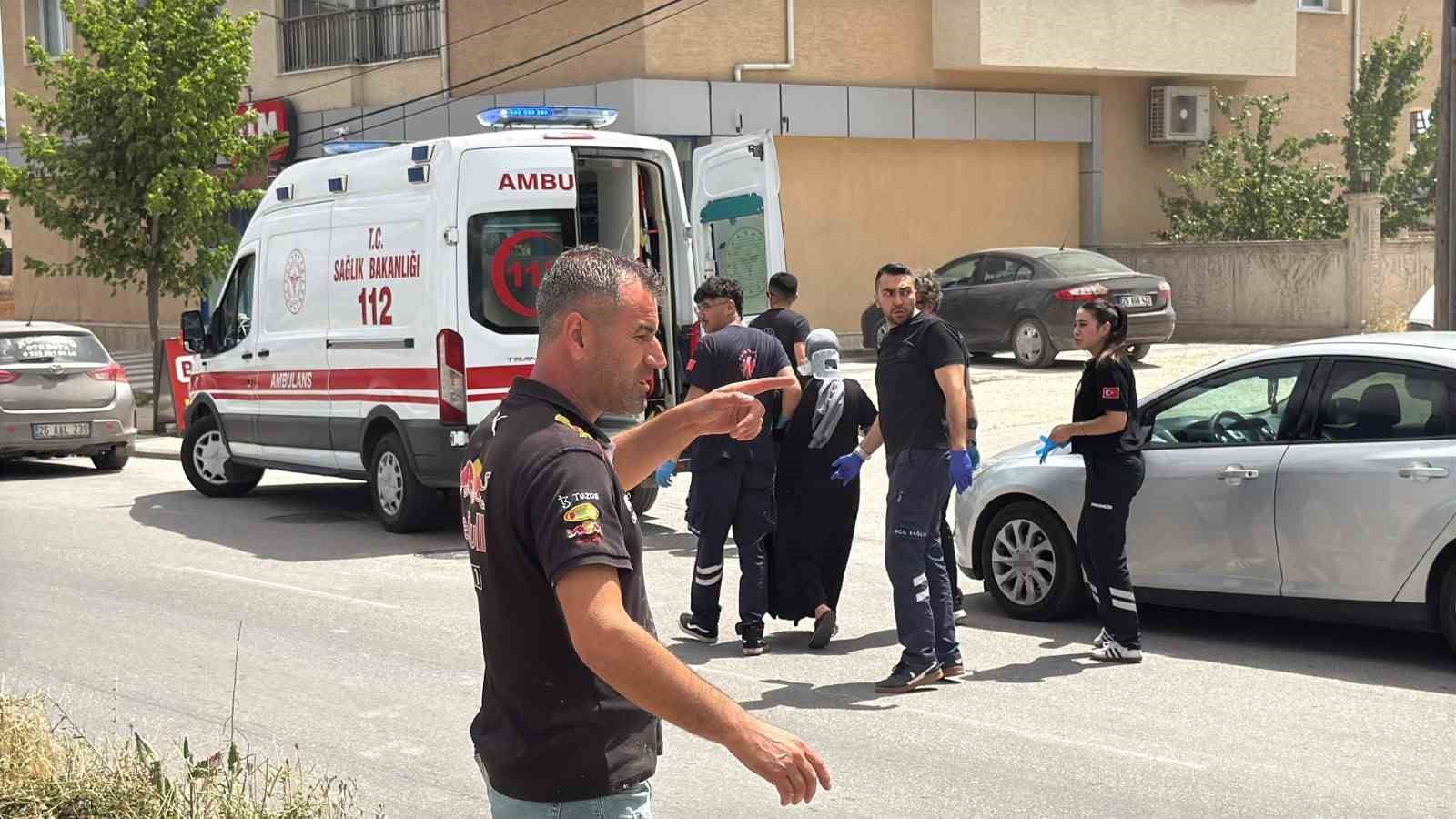 Eskişehir’de dolmuşun çarptığı otomobil yan yattı: 8 yaralı 5 eskisehirde dolmusun carptigi otomobil yan yatti 8 yarali 1 1F3PIOh3